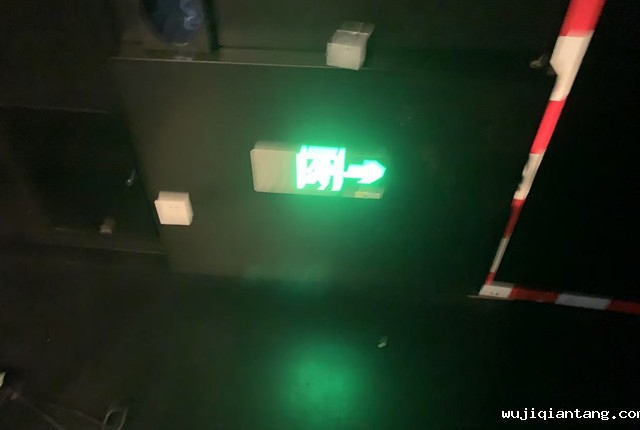 酒店宾馆消防应急疏散指示应该如何安装?消防应急疏散指示灯的安装规范